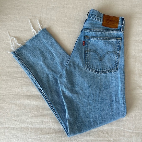 Levi's Denim - Levi’s Wedgie Straight Women’s Size 26 W and 26 L Light Wash